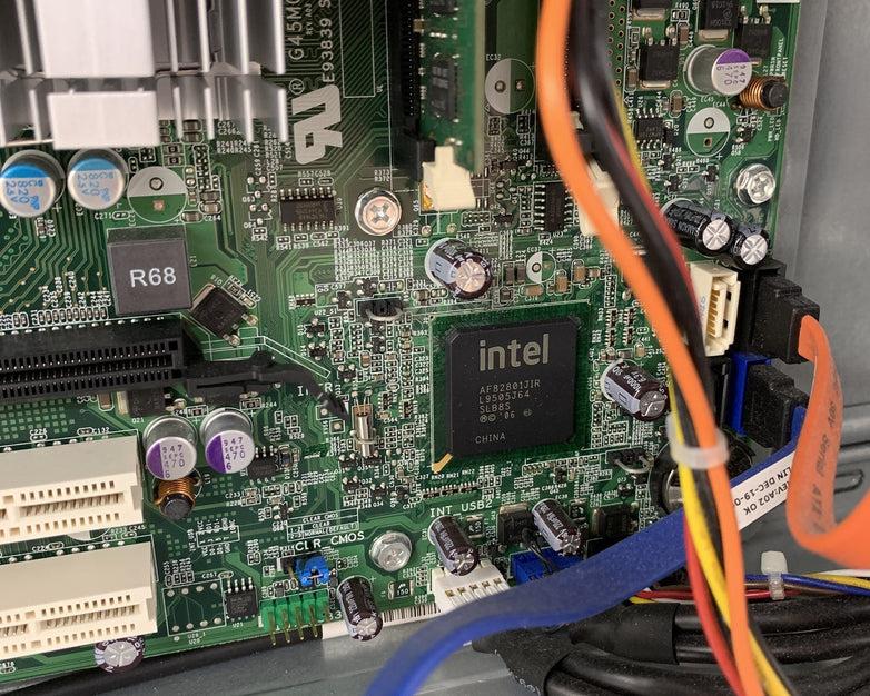 Dell Vostro 220 MT Pentium Dual-Core E7500 2.93 GHz 2 GB RAM No HDD No OS