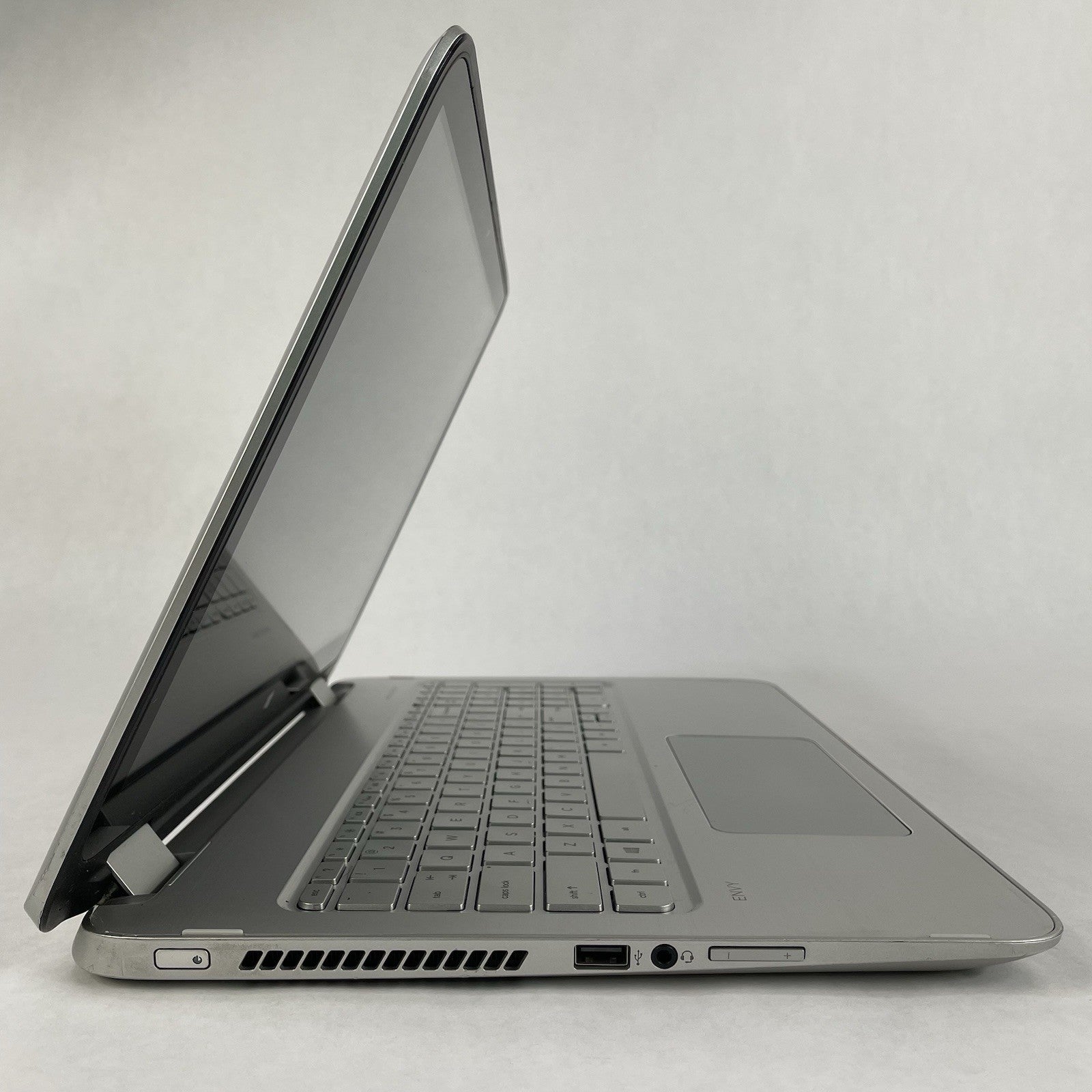 HP ENVY 15-u473cl 15.6" i5-6200U 2.30 GHz 12 GB RAM No SSD/OS/AC4