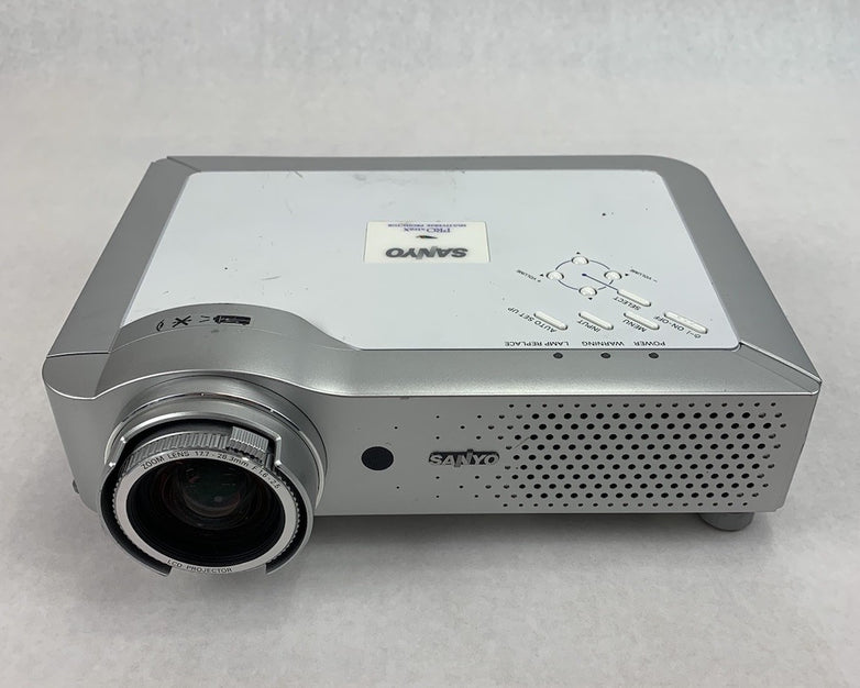 Sanyo PLC-XU86 LCD Projector – Parts or Repair Bad Lamp