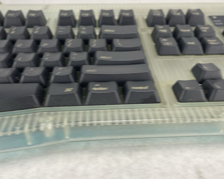 Macally iKey Wired USB Keyboard