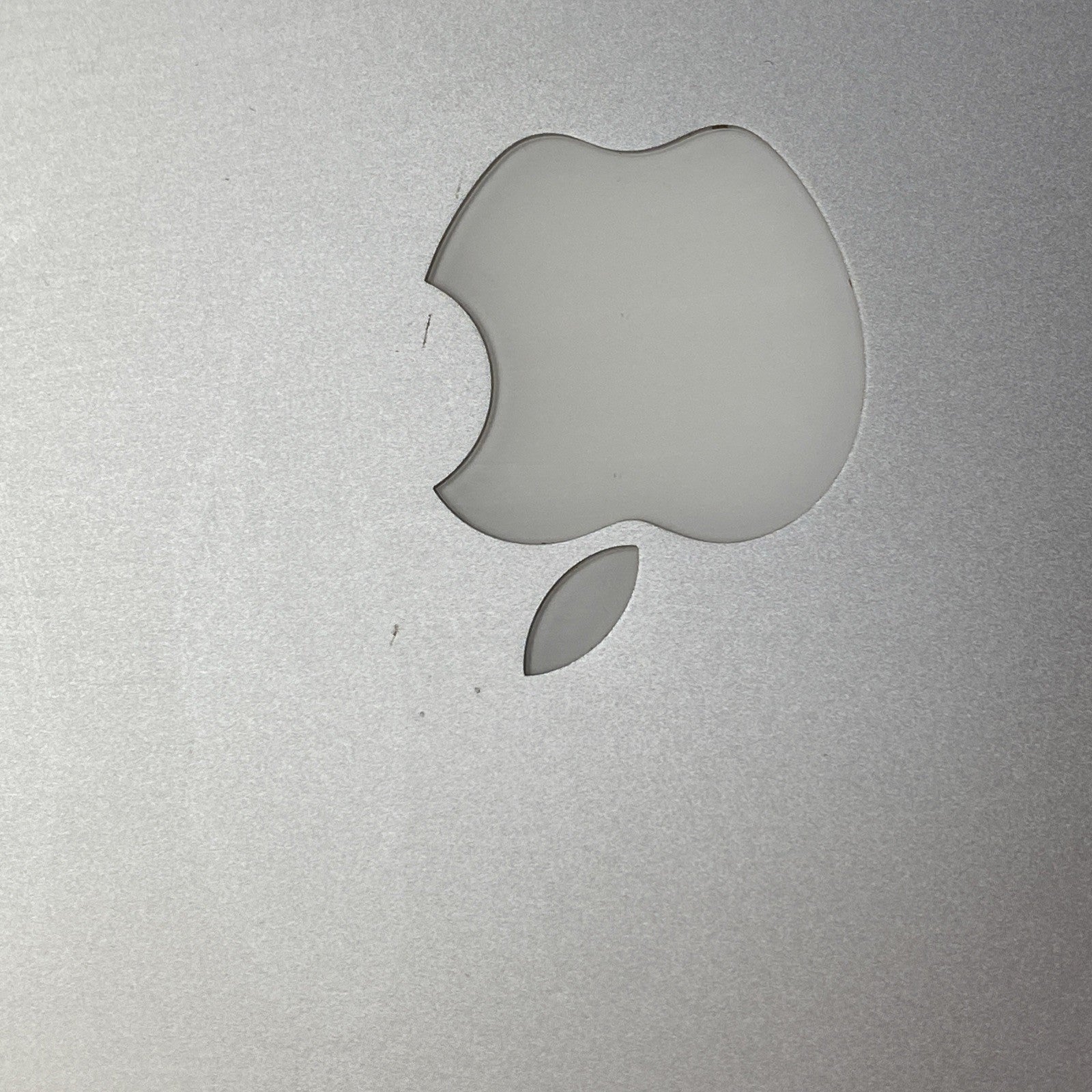 Apple MacBook Air A1465 2014 11" 1.4GHz i5 4GB RAM 120GB SSD os11.7.11 14 Cycles9