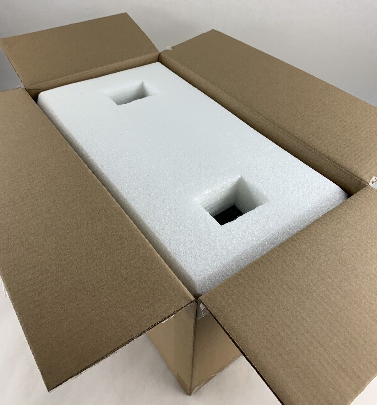 IBM 00FP798 8/11KVA Battery Box Opened Old Stock MFG 02/2022 Recharge 11/2022