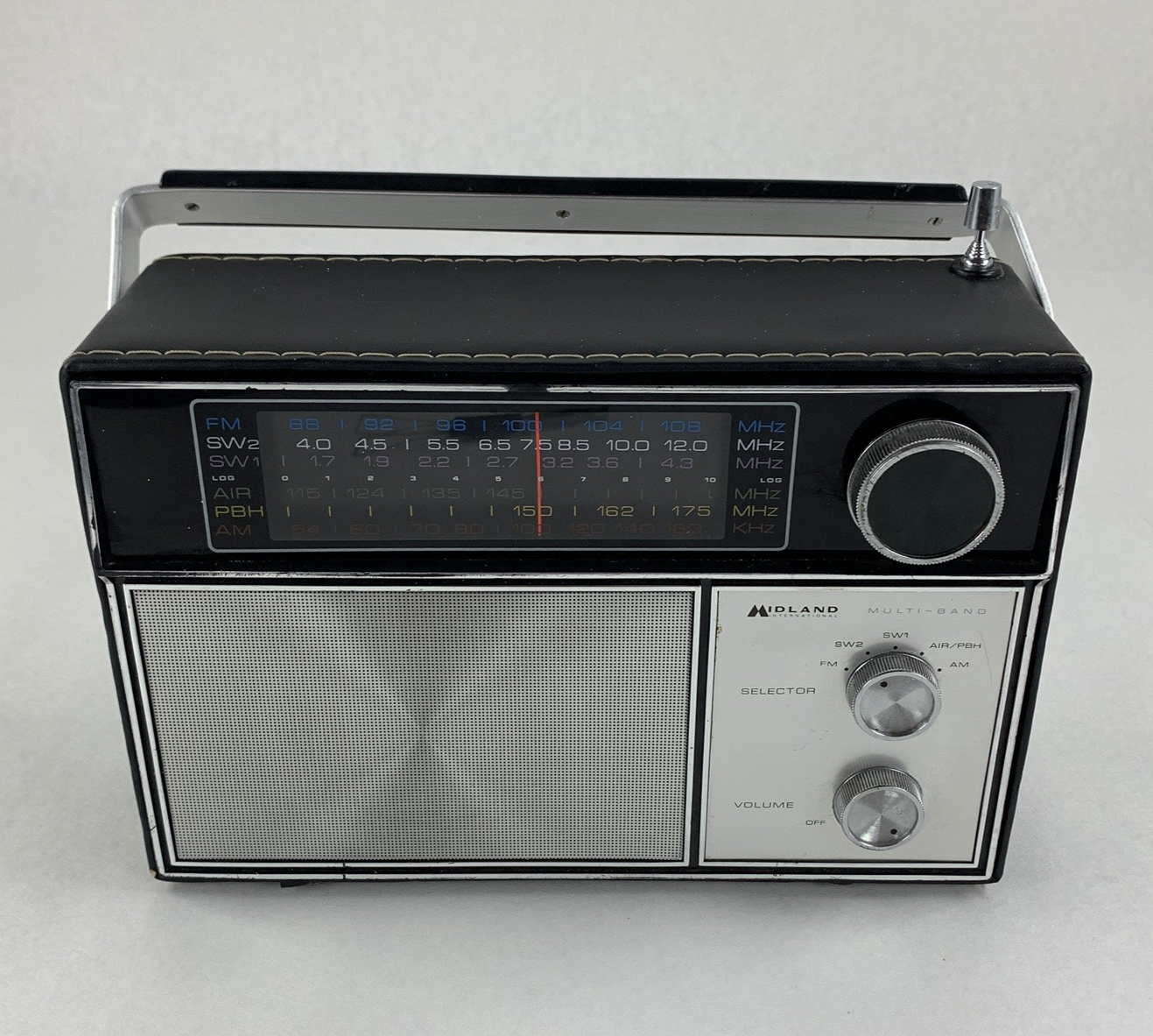 Midland 10-544 Multi Band Vintage Radio Powers On