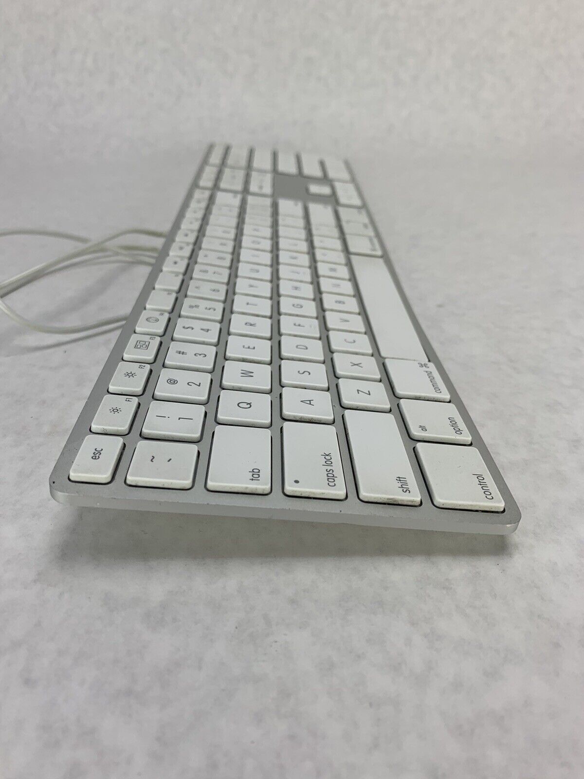 Apple Mac Keyboard Genuine A1243 USB Ultra Thin Aluminum Keypad Used