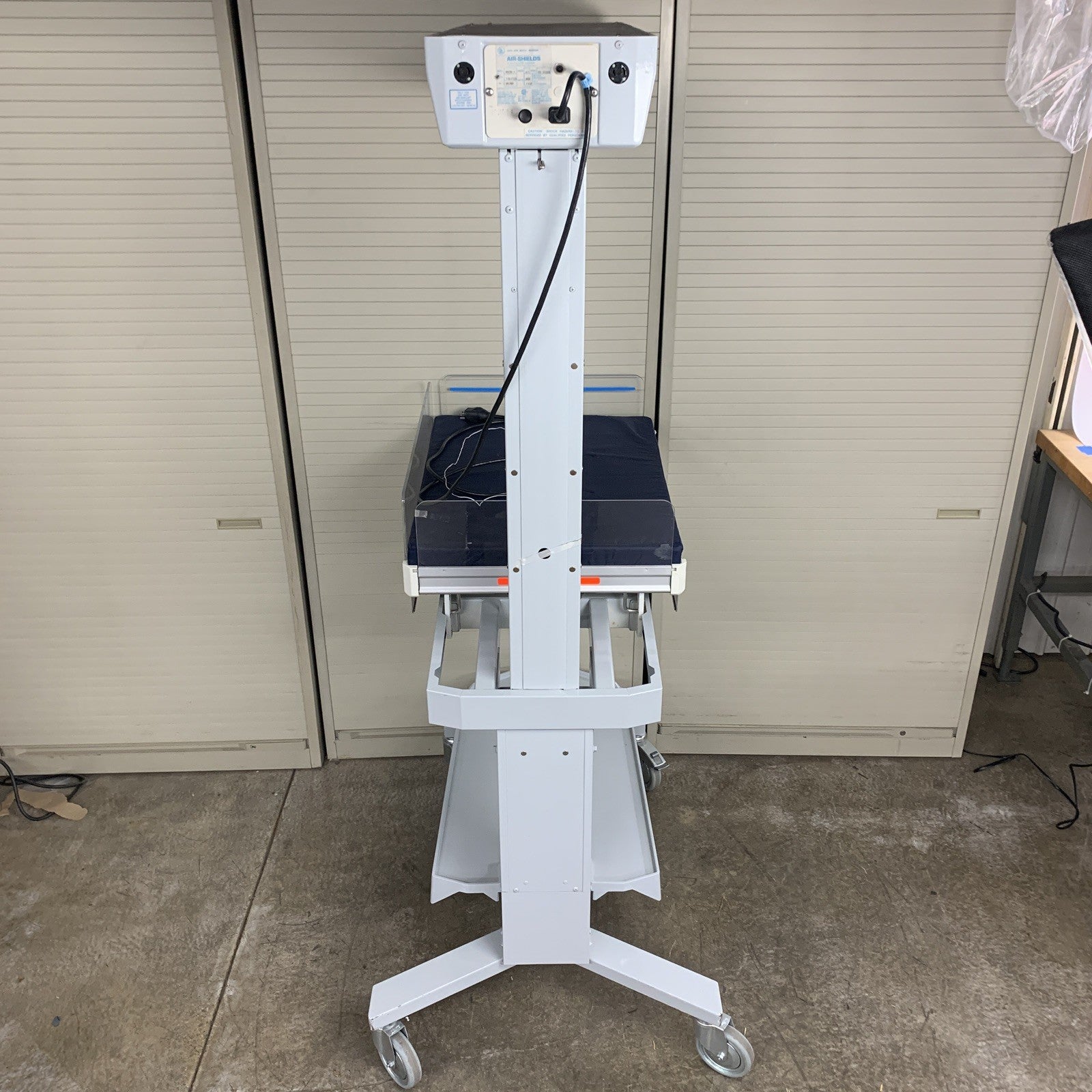 Air-Shields PM78-1 Infant Intensive Care System Powers and Heats