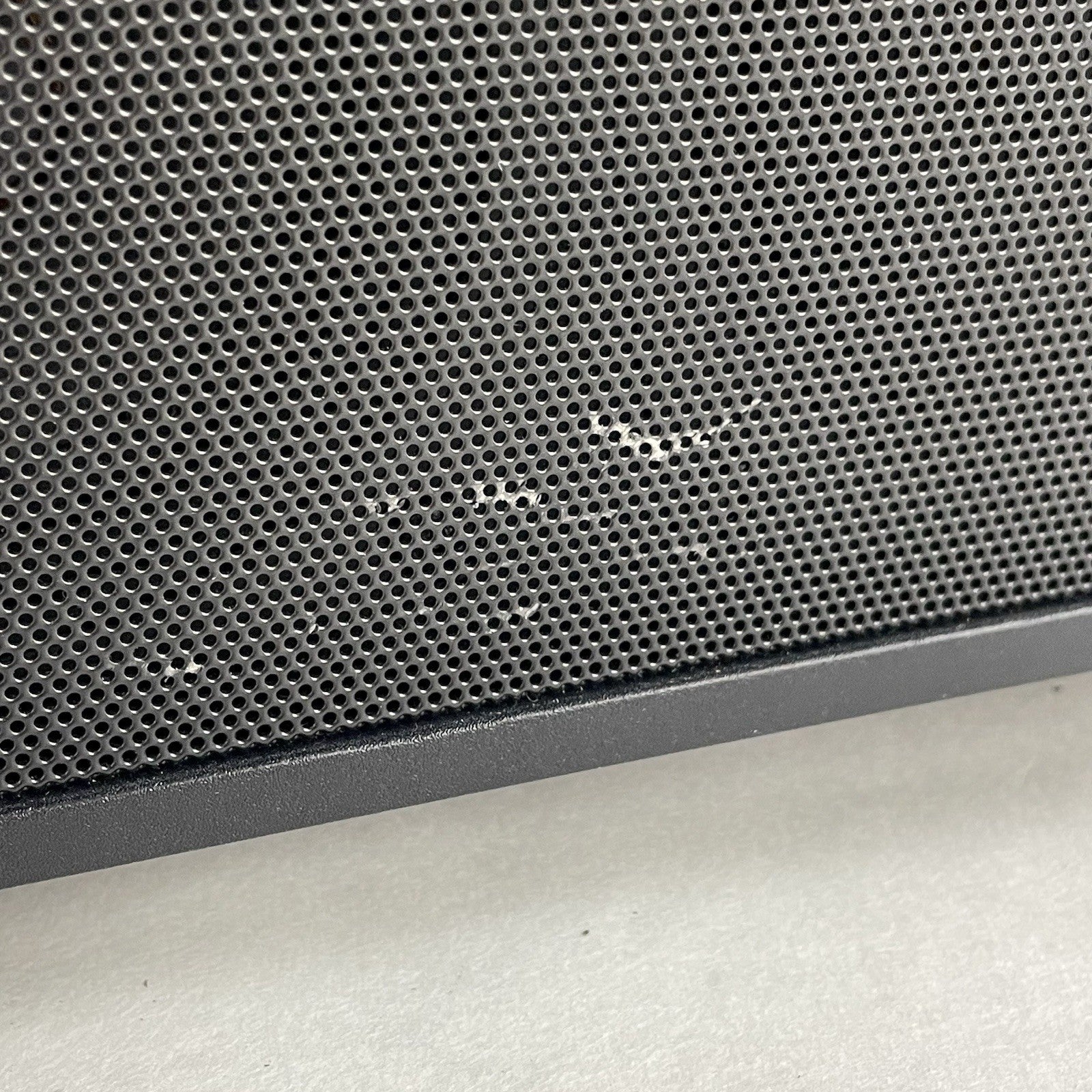 ZVOX 580 Sound Bar Sound Base Cabinet Box Subwoofer Sound System TV Platform Blk