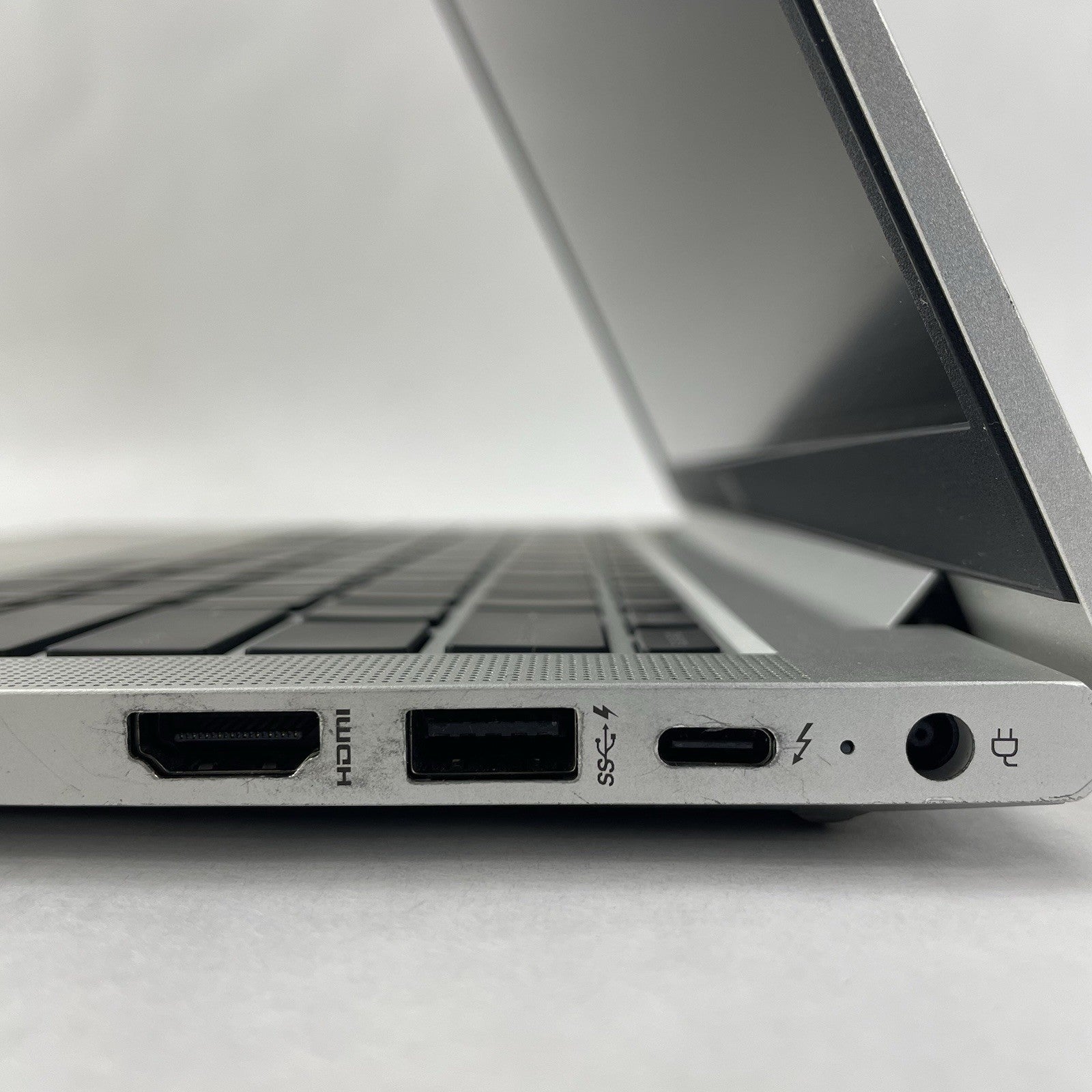 HP ProBook 630 G8 13.3" i7-1165G7 2.80 GHz 8 GB RAM No SSD/OS/AC - Dents7