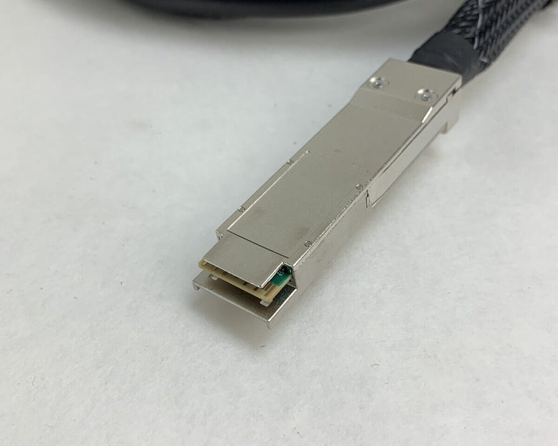 Dell EMC 038-004-950-00 AMPHENOL 3M Cable