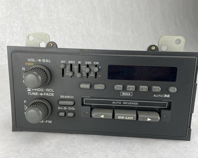 GM Delco AM Mono FM Stereo Cassette Untested