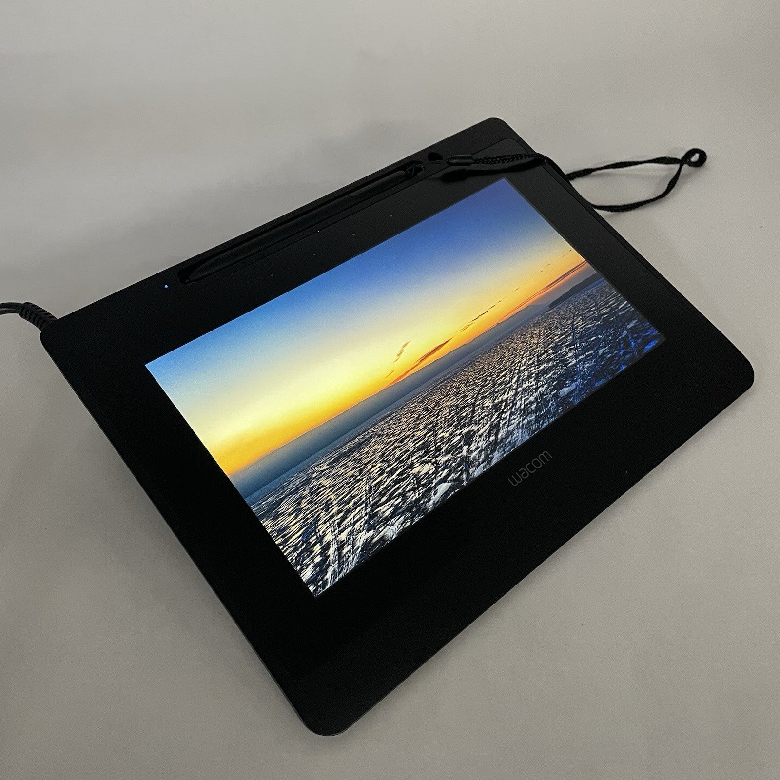 Wacom DTU-1141B 10.1" FHD Drawing Tablet - Scratched/No Power Cord & Cord Cover1