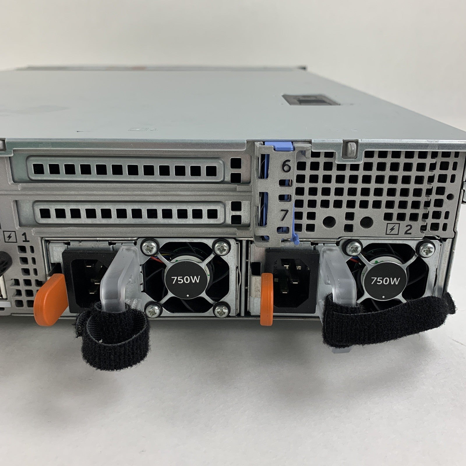 Dell PowerEdge R720 Server 1x Xeon E5-2640 2.5 GHz 32 GB Ram No OS No HDD