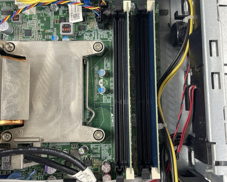 Dell Optiplex 790 SFF i3-2120 3.30 GHz 4 GB RAM No HDD/OS
