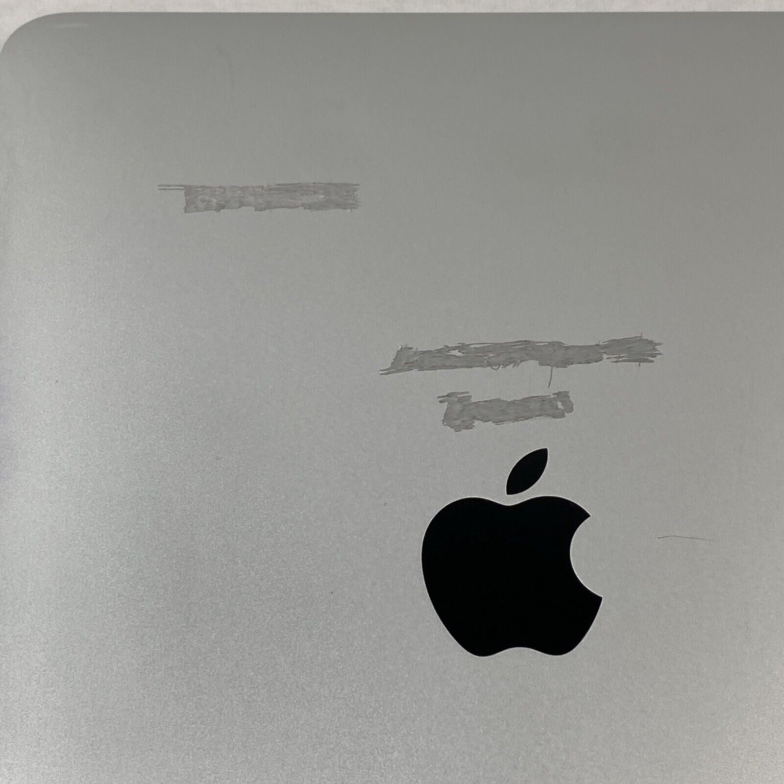 Apple iPad 1st Gen A1219 32GB 9.7" Wi-Fi Silver iOS 5.1.1