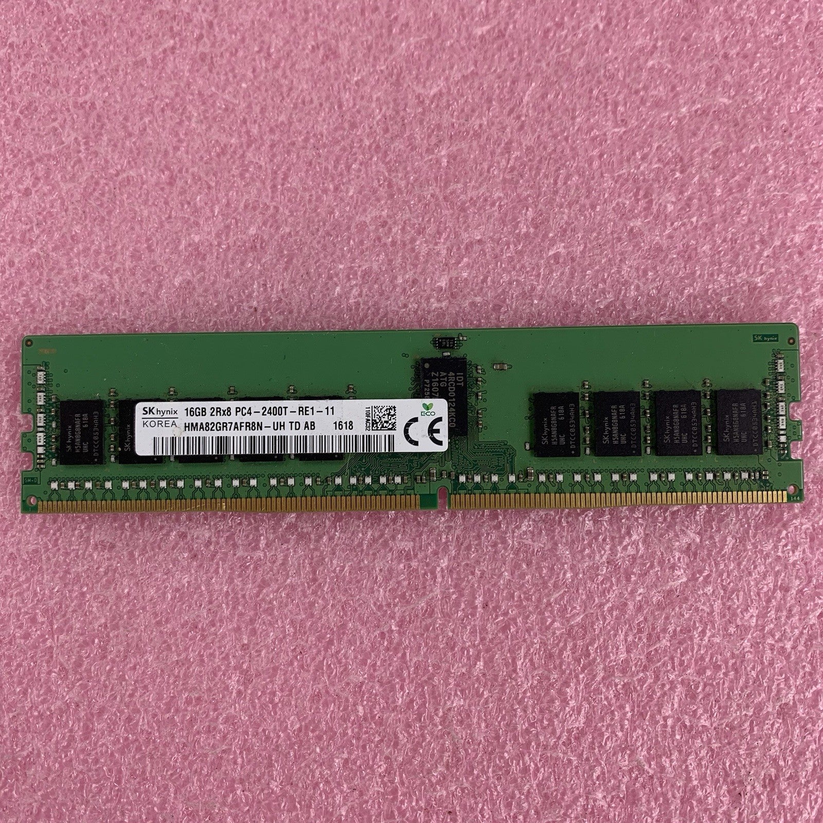 SK Hynix HMA82GR7AFR8N-UH 16 GB 2RX8 DDR4 PC4 2400T PC4-19200 Server Memory Ram1