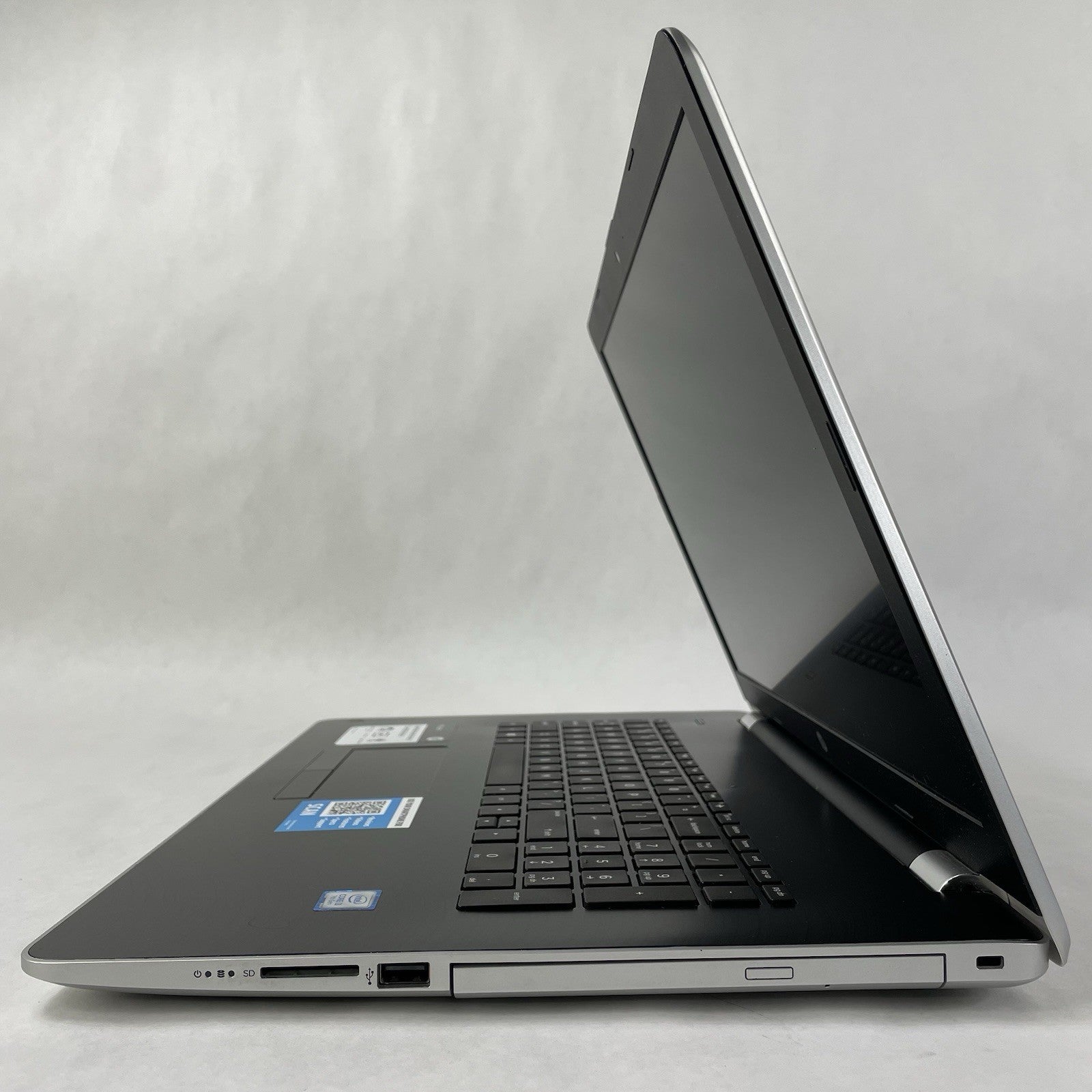 HP 17-bs061st NoteBook 17.3" i3-7100U 2.40 GHz 8 GB RAM No SSD/OS/AC7