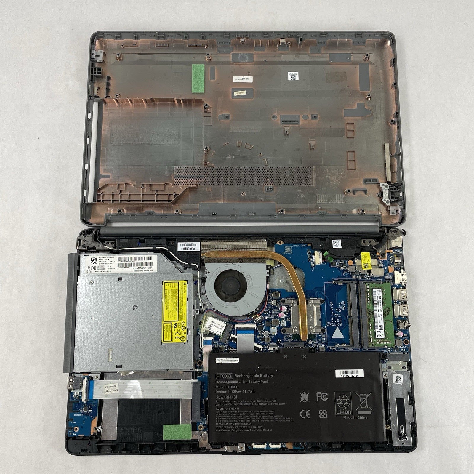 HP 15-da0046nr 15.6" i3-7020U 2.30 GHz 8 GB RAM No SSD No OS - Bad Bottom14