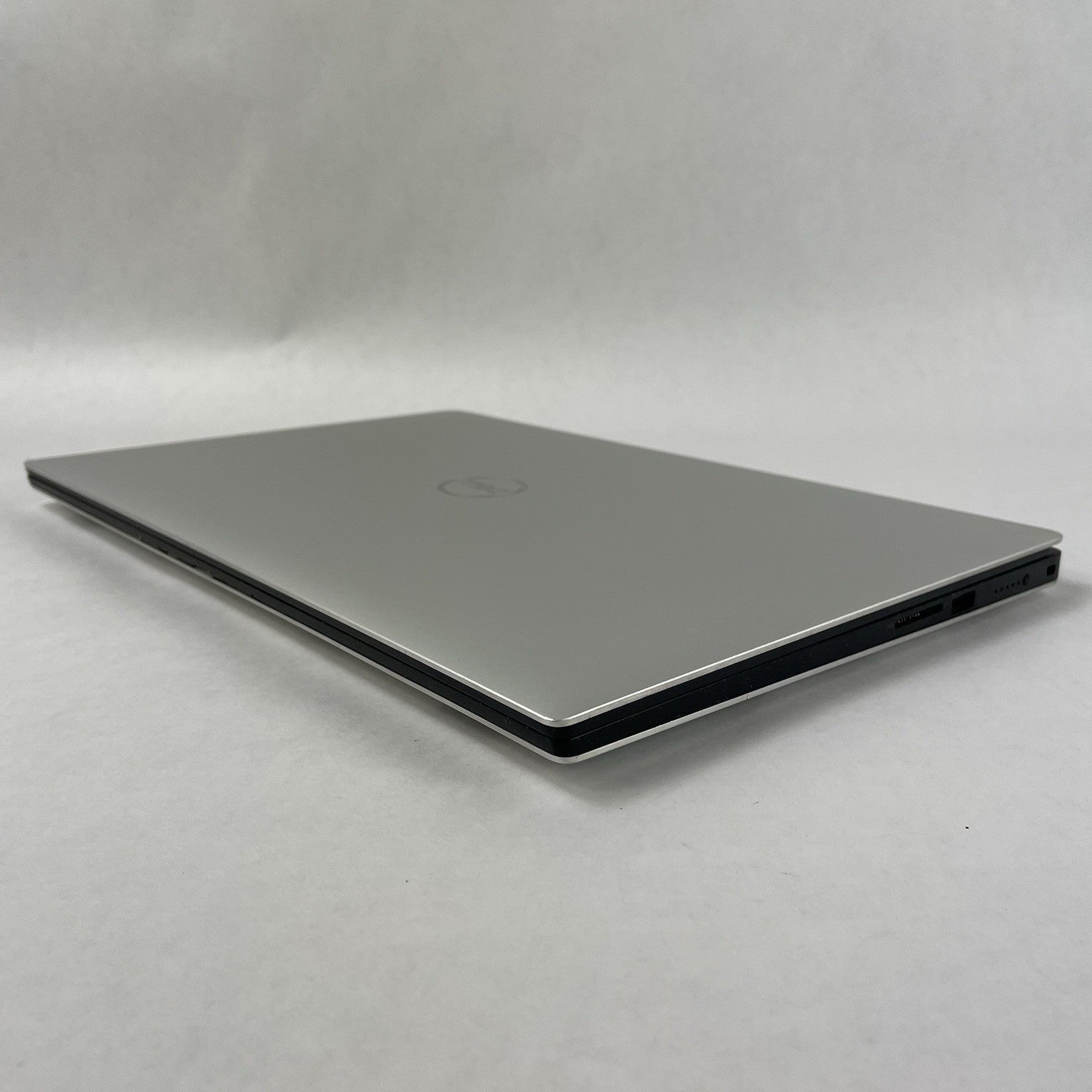 Dell Precision 5530 15.6" i9-8950HK 2.90 GHz 32 GB RAM No SSD/OS/AC9