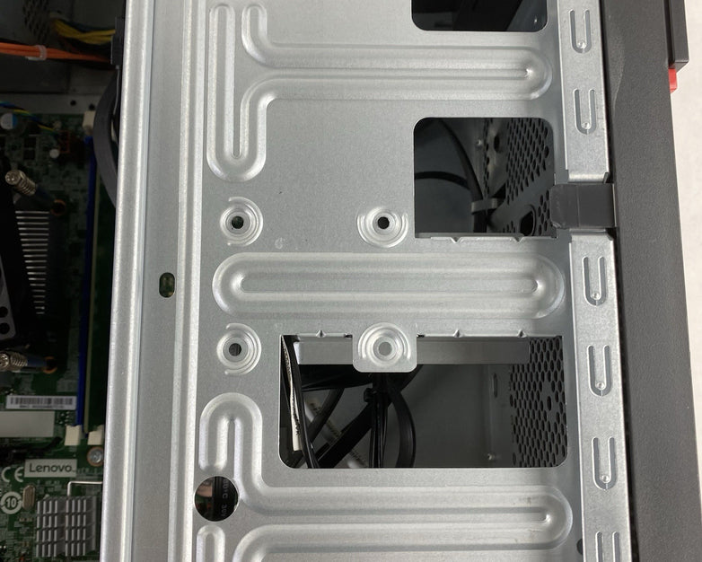 Lenovo ThinkCentre M700 MT Intel Core i7-6700 3.4GHz 1x8GB RAM No HDD No OS