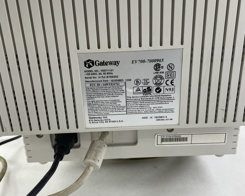 Gateway YE0711-01 16" EV700 1280x1024 VGA CRT
