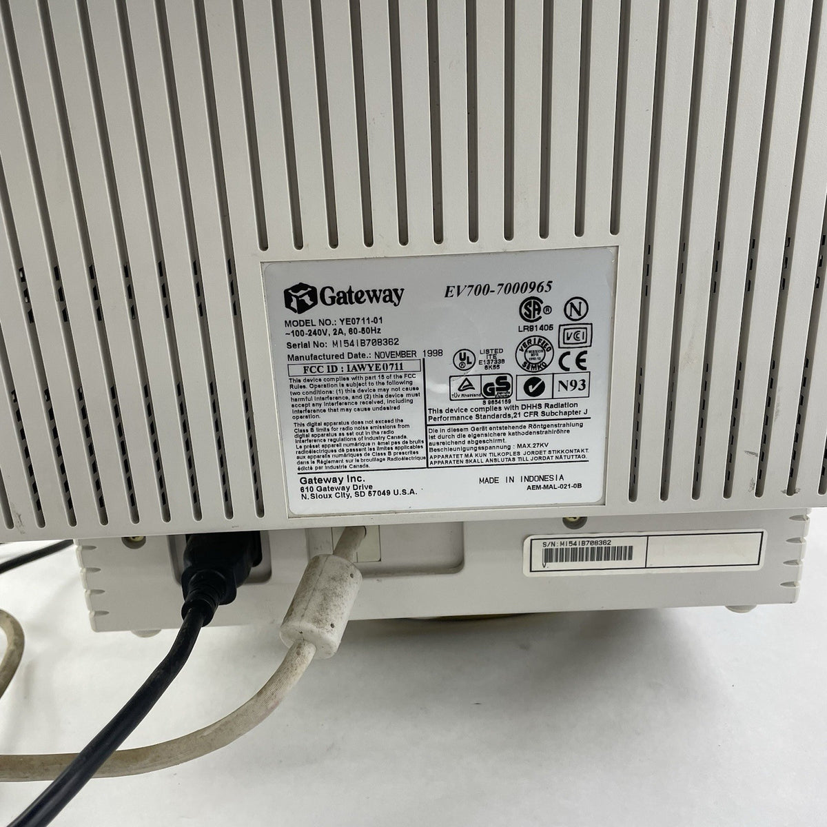 Gateway YE0711-01 16" EV700 1280x1024 VGA CRT7