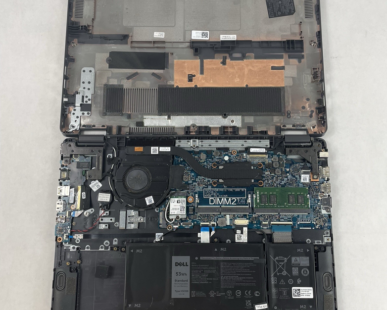 Dell Latitude 3510 15.6" i7-10510U 1.80 GHz 8 GB RAM No SSD/OS/AC - Bad Corner