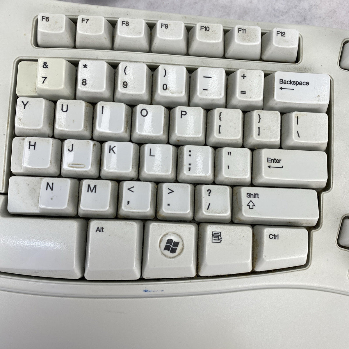 Microsoft X08-73009-01 Ergonomic Wired Keyboard w/ USB Adapter - Tested8