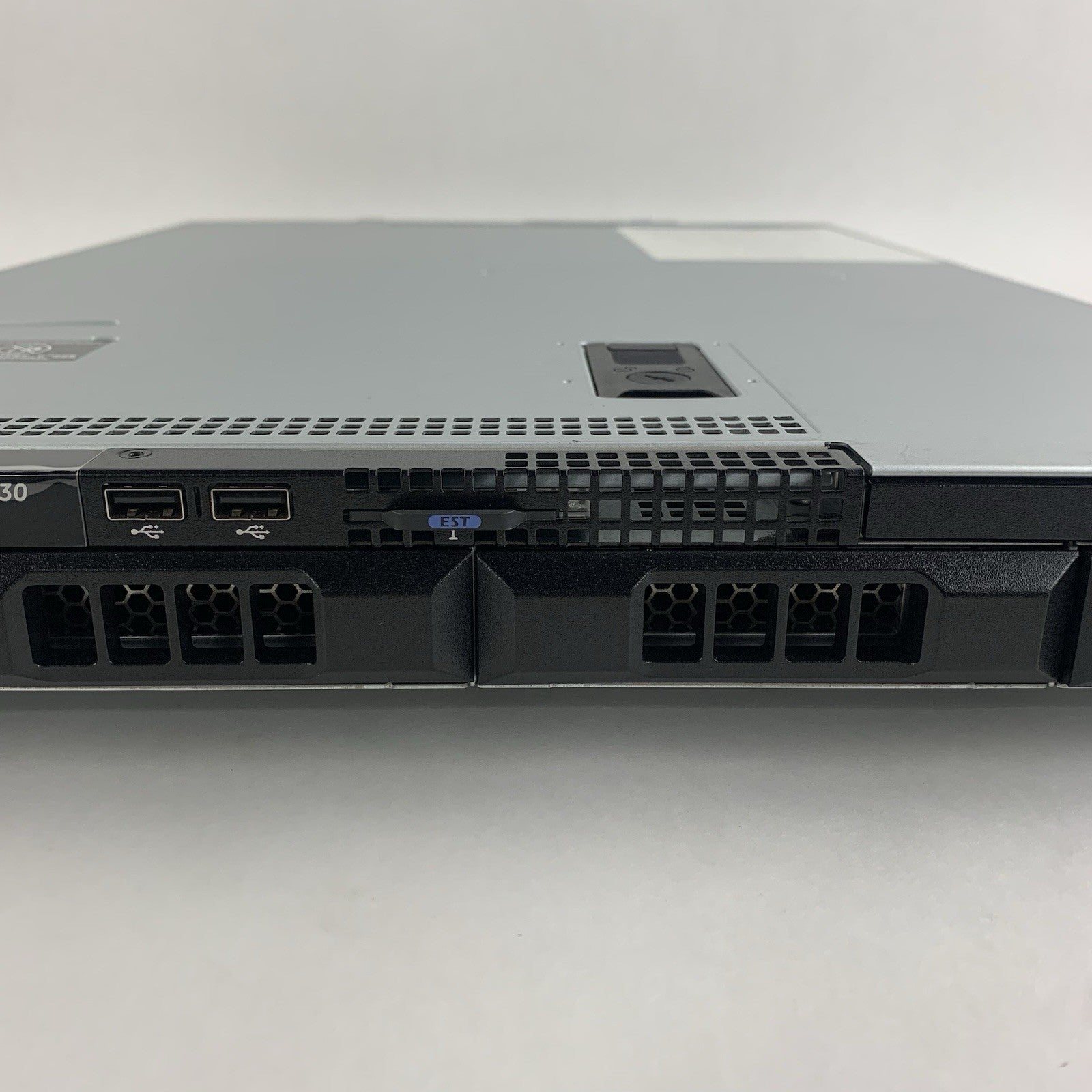Dell PowerEdge R330 1x Xeon E3-1230v5 3.4 GHz 16 GB PERC H330 No OS No HDD4