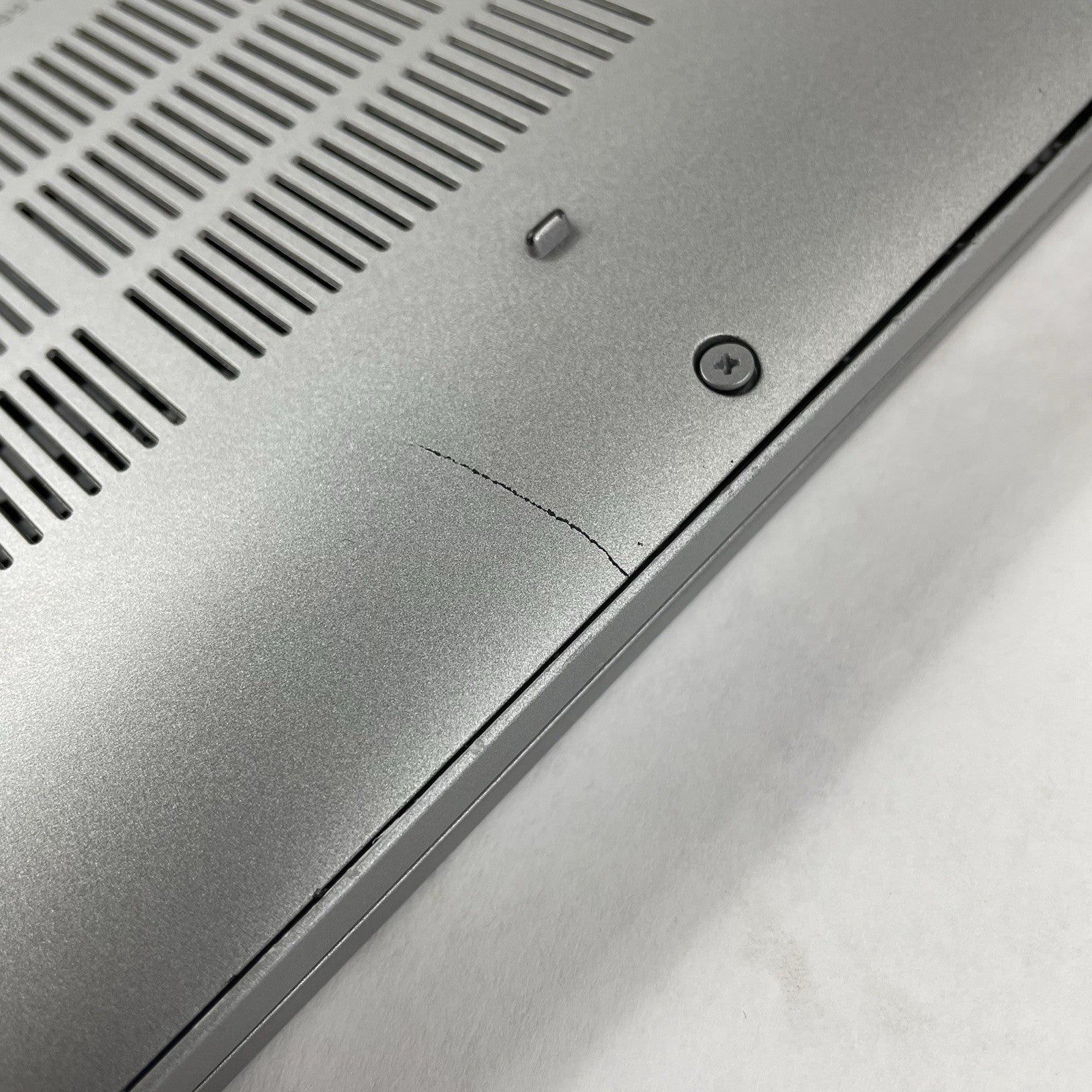 Dell Latitude 5510 15.6" i5-10210U 1.60 GHz 8 GB RAM No SSD/OS/AC/Batt - Read18