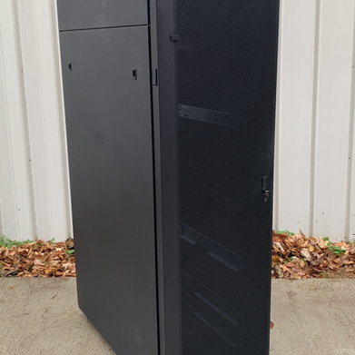 IBM NetBAY 9308 42U Enterprise Server Cabinet Rack 42S w/ Keys and Side Panels