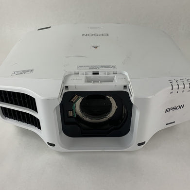 Epson Pro G7400U H762A 3LCD Projector - Parts or Repair
