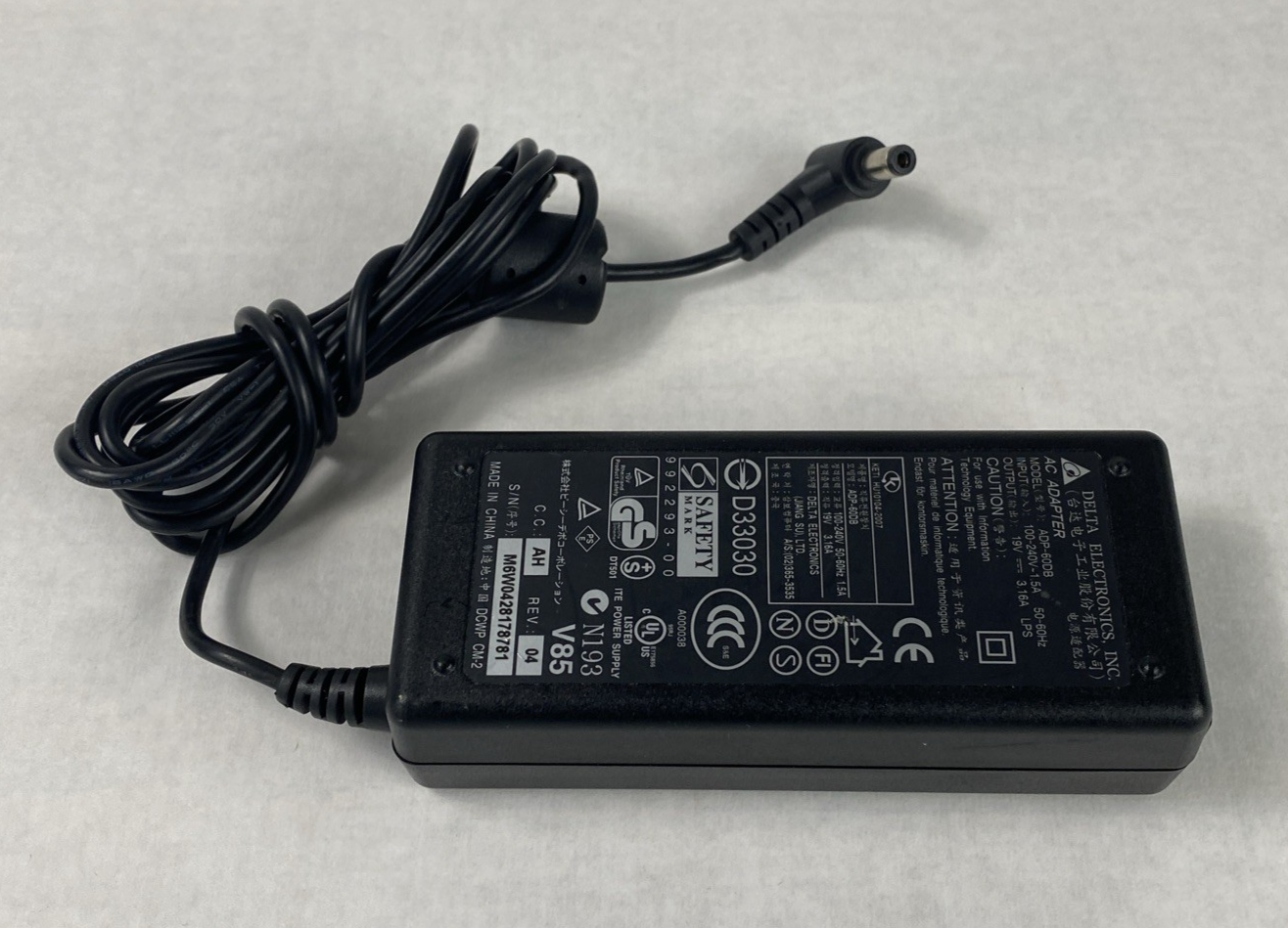 Delta Electronics ADP-60B 60W 19V 3.16A AC Adapters (Lot of 6)