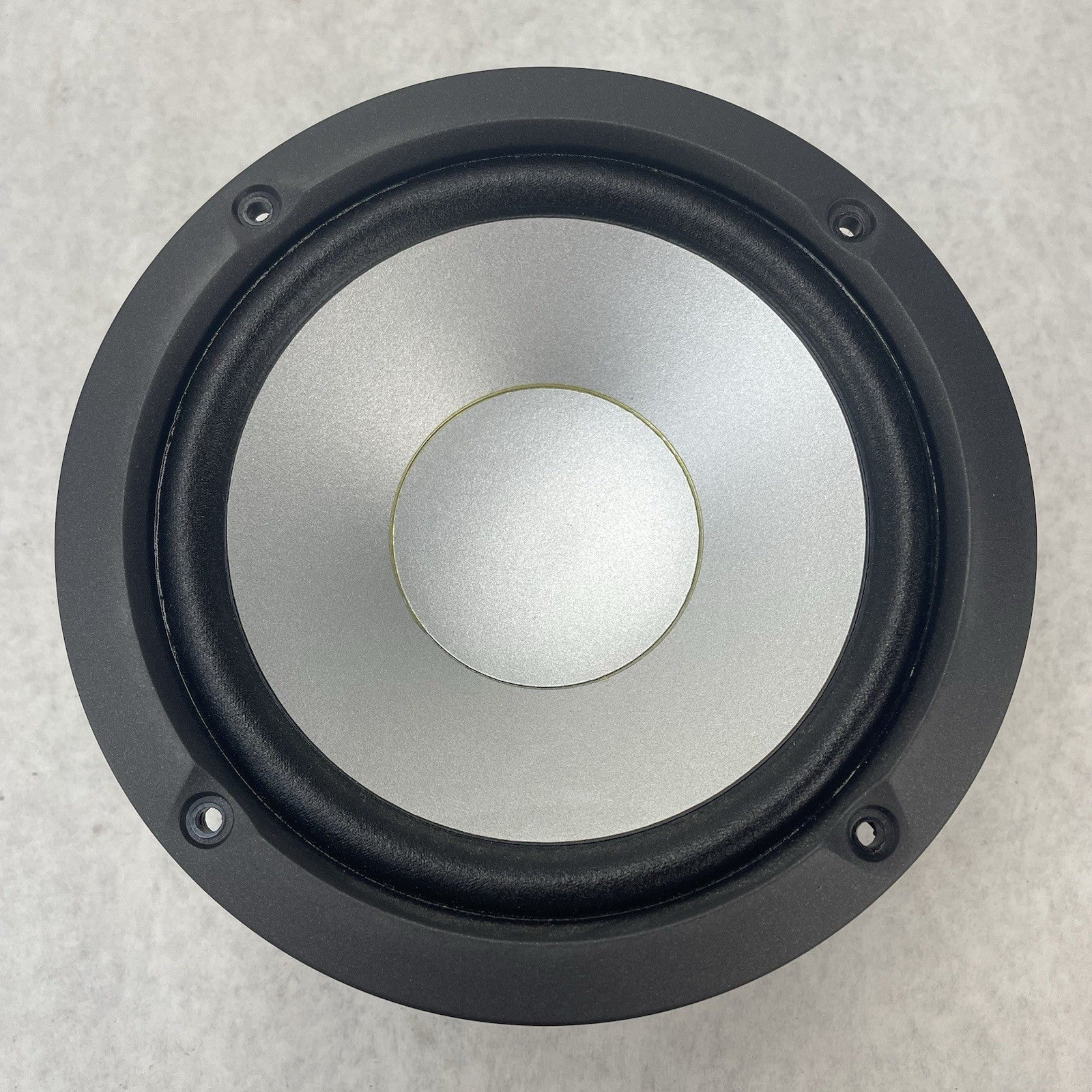 Yamaha X0581B0 5.5in Woofer1