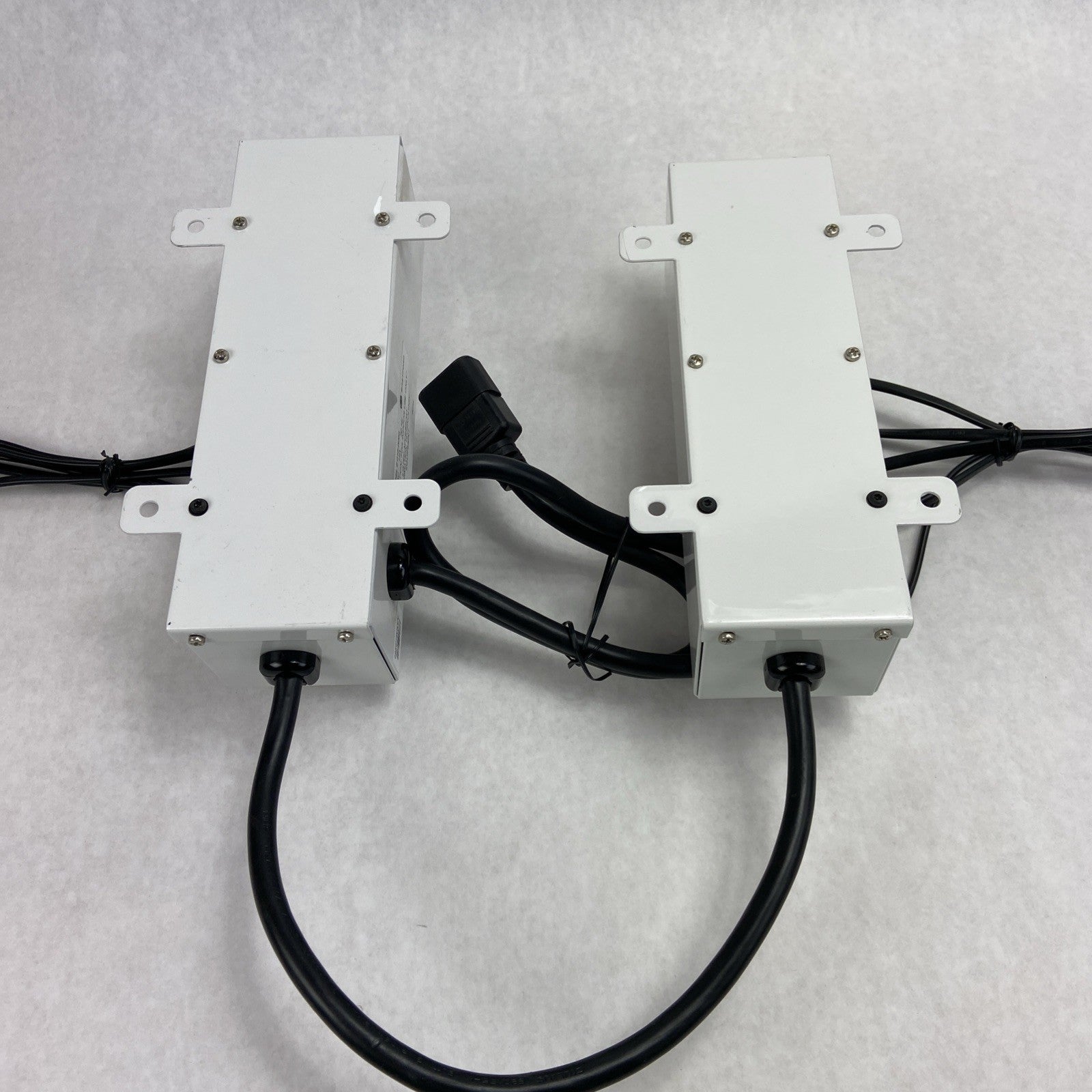 Bretford C7/Figure 8 - 8 Port SPLIT Charging Strip - Model 018-0268