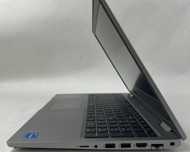 Dell Latitude 5520 15.6" i5-1135G7 2.4GHz 8GB RAM No SSD/OS/AC - Scratched Paint