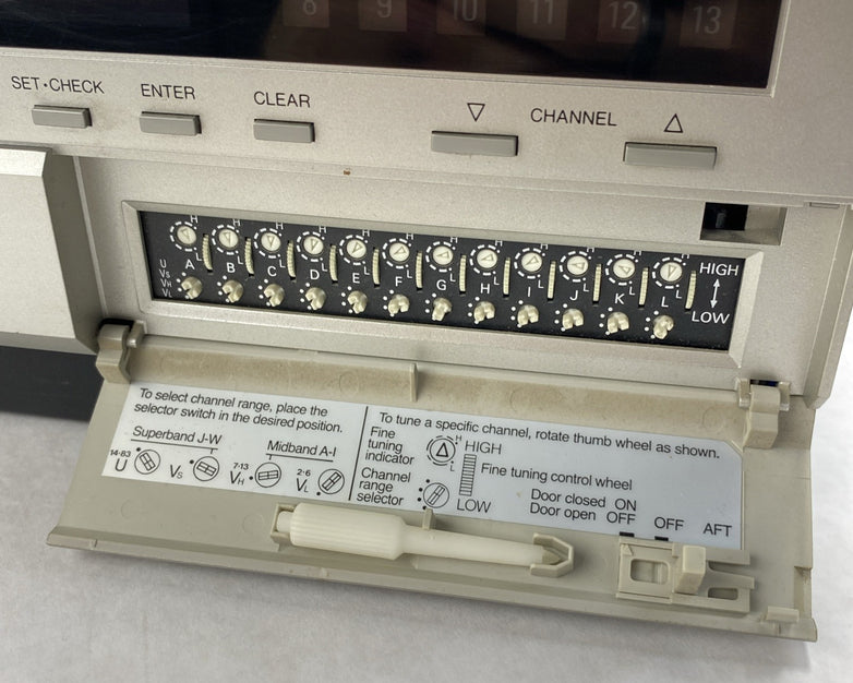 RCA SelectaVision VKT300 VCR VHS Player/Recorder No Remote - For Parts or Repair