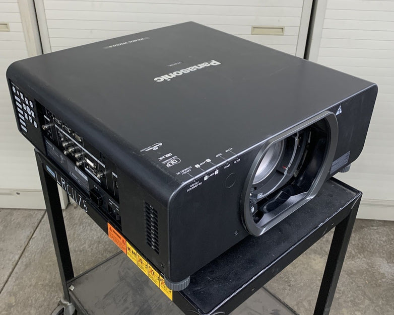 Panasonic PT-DZ10KU WUXGA DLP Lamp Projector 172 H - Tested No Lens No Remote