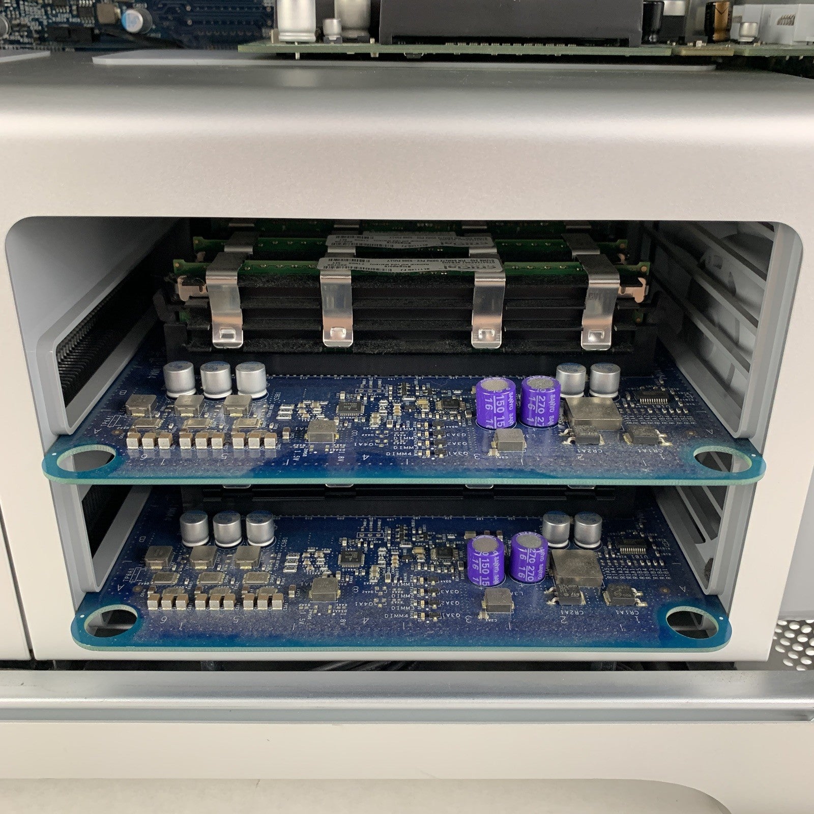 Apple Mac Pro A1186 Dual Intel Xeon 5150 X2 2.66 GHz  x8 512 MB Ram No OS No HDD