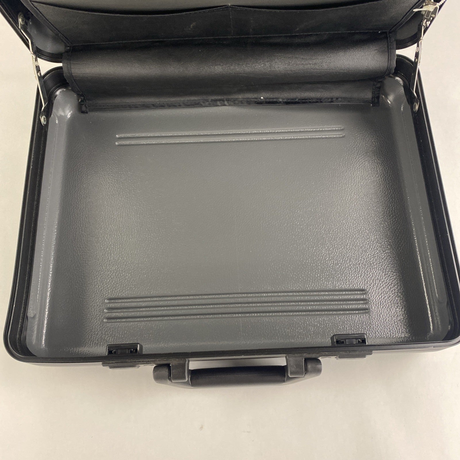 Unbranded Hardshell Breif Case 2 Keys 17.5"L  5.5"W 14"H5
