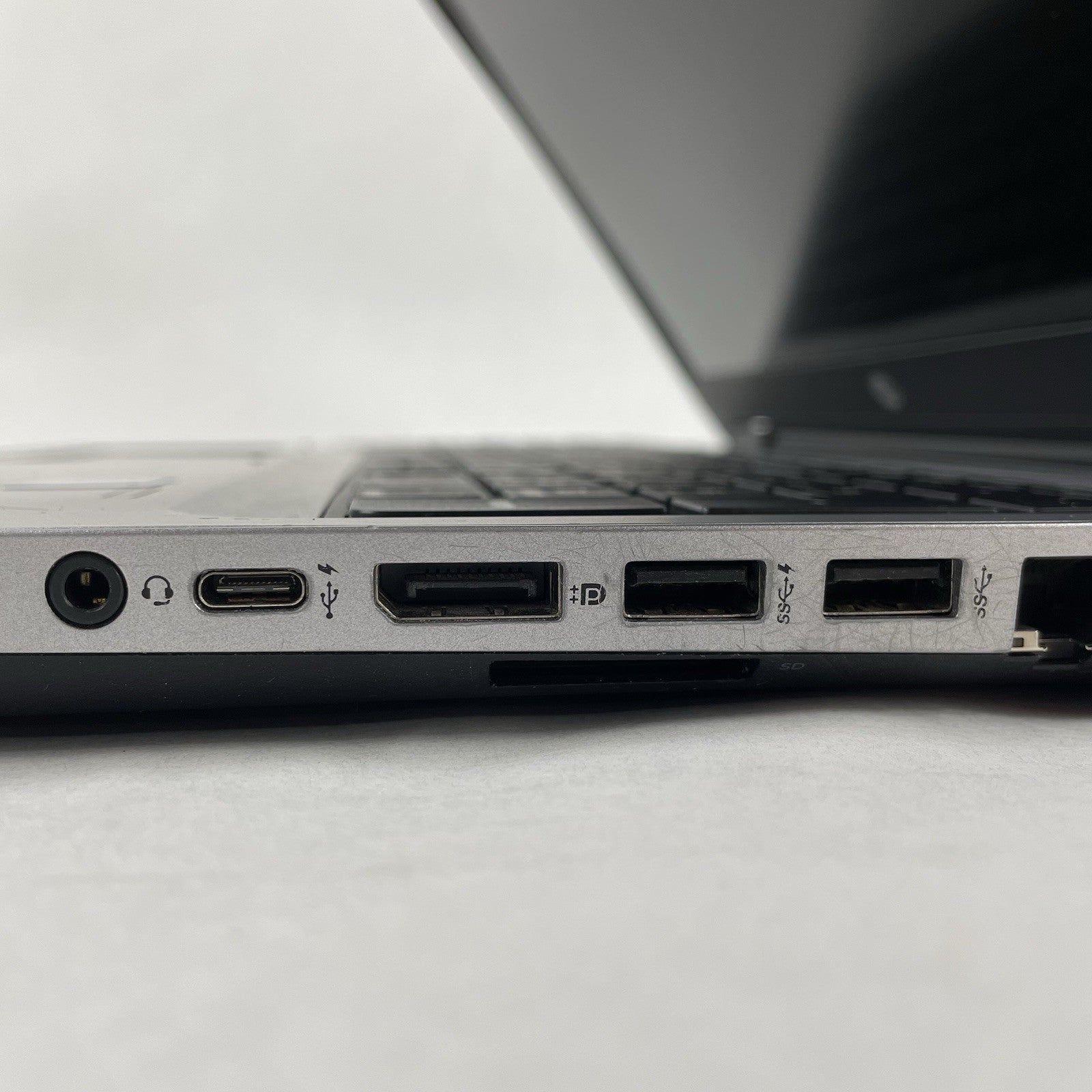 HP ProBook 650 G2 15.6" i5-6200U 2.30GHz 8GB RAM No SSD/OS/AC/Batt - Bad Corner5