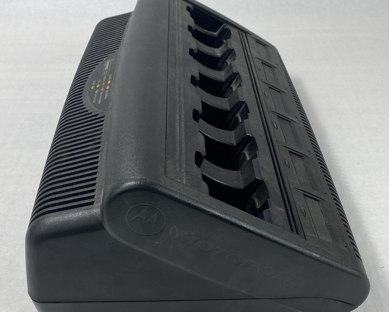 Motorola WPLN4197A Impres 6-Unit Adaptive Charger with Power Cord