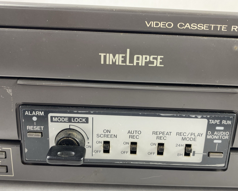 JVC SR-L901U Video Cassette Time Lapse Recorder with Key - Parts or Repair