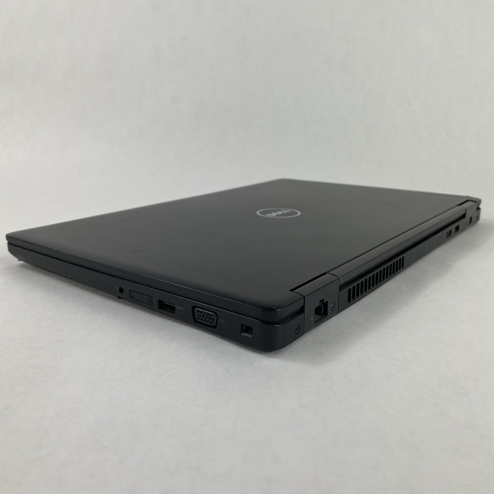 Dell Latitude 5580 15.6" i5-7300U 2.60 GHz 8 GB RAM No SSD/OS/Batt - Bad Corner15