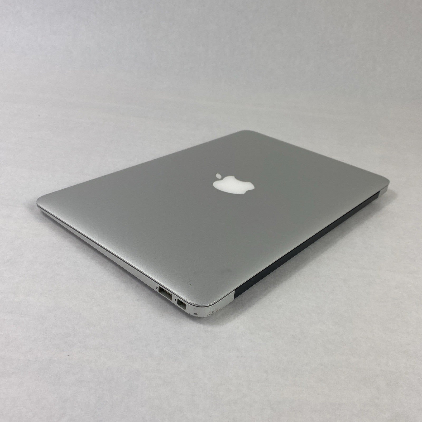 Apple MacBook Air A1465 2015 11" 1.6Ghz i5 4GB RAM 120GB SSD os11.7.1 706 Cycles