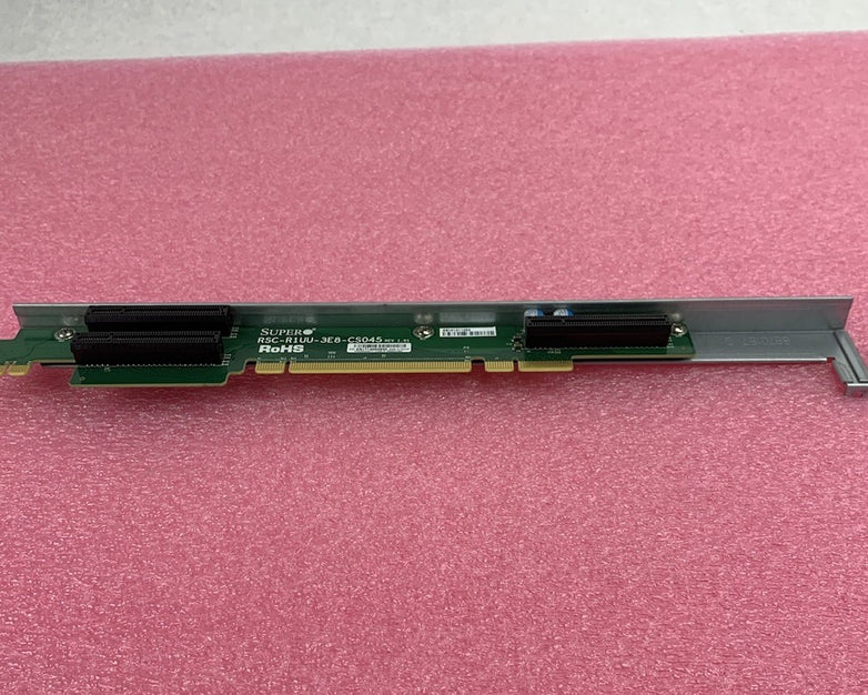 Supermicro RSC-R1UU-3E8-CS045 3-Port Riser Card