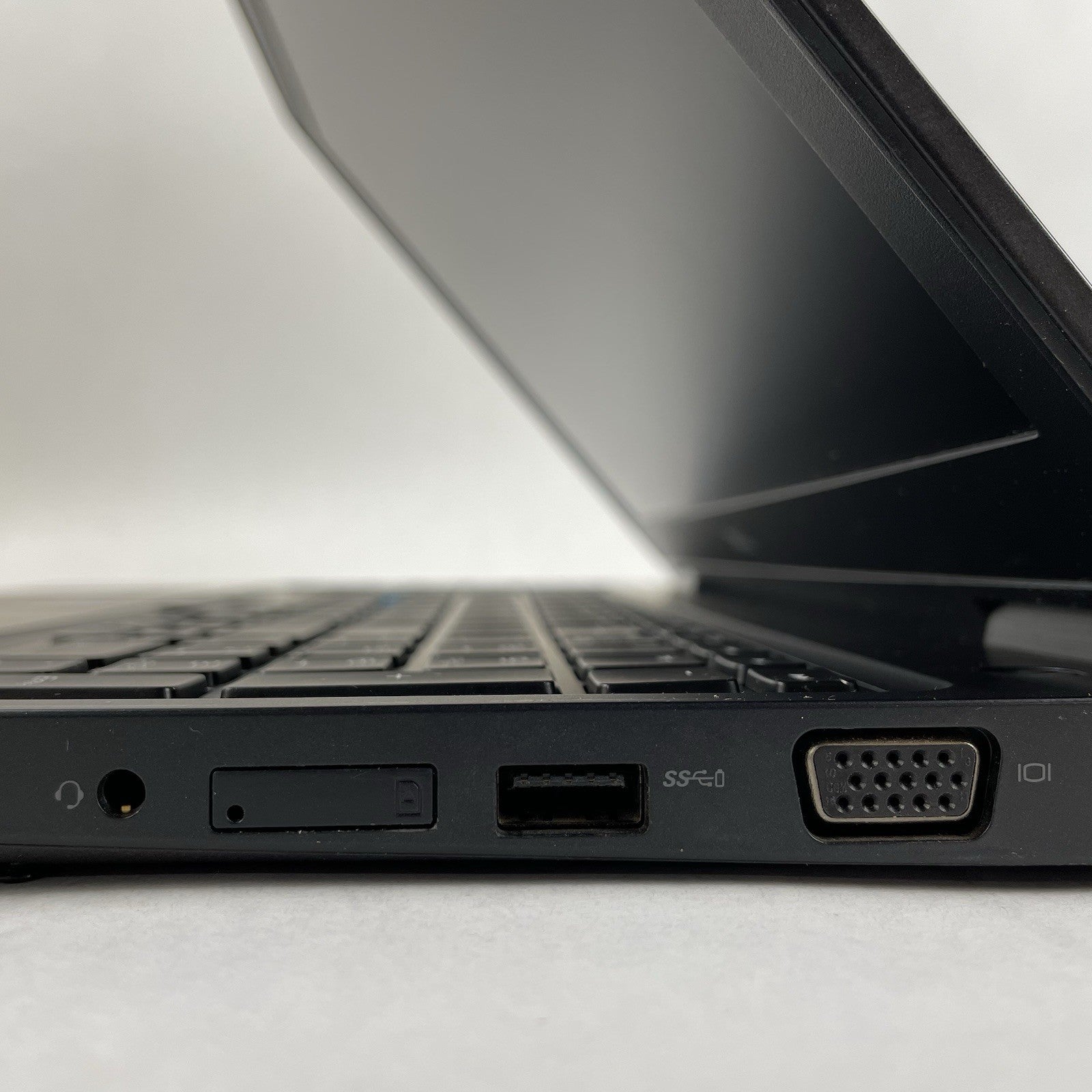 Dell Latitude 5580 15.6" i5-7300U 2.60 GHz 8 GB RAM No SSD/OS/AC/Batt9