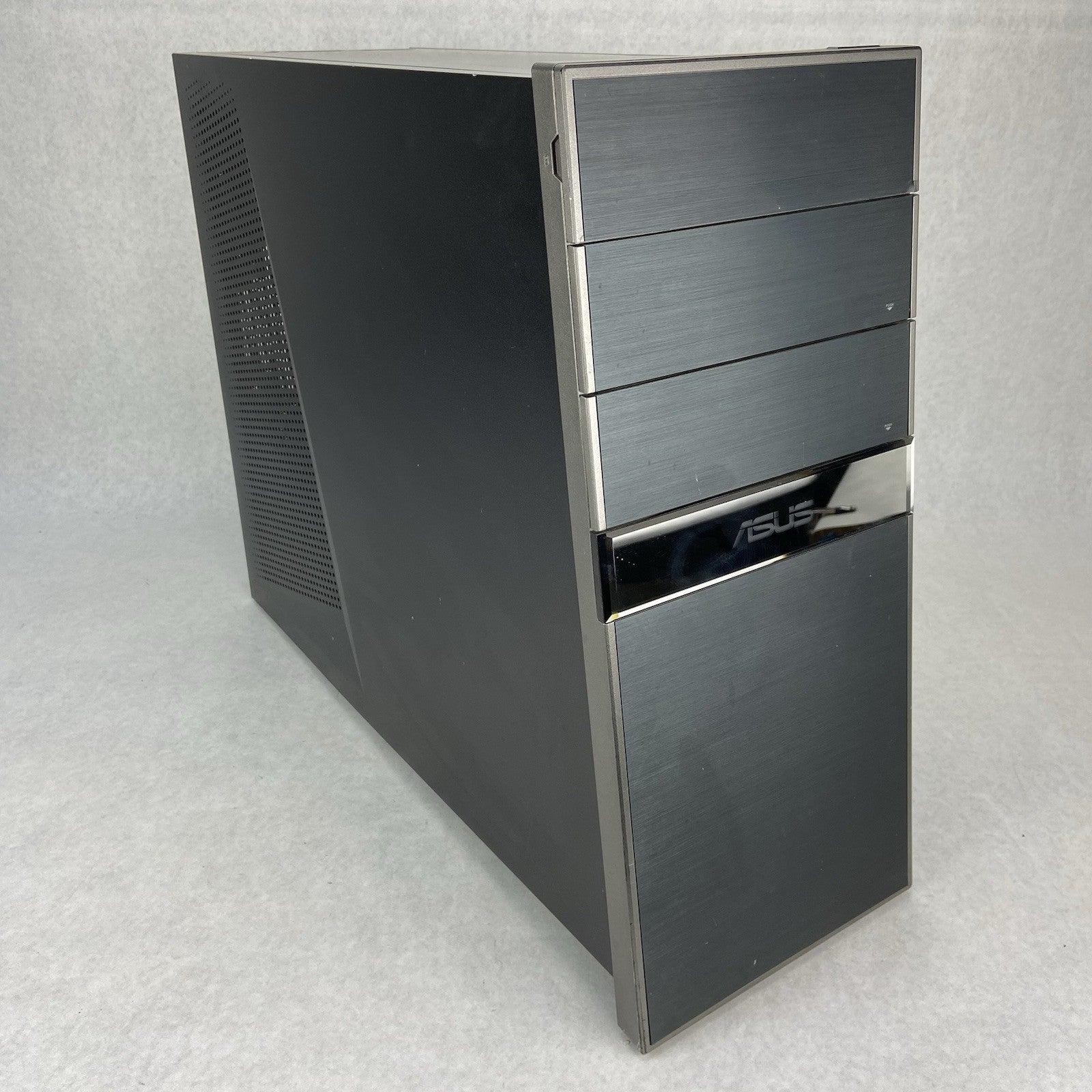 ASUS Essentio CG5270-BP004 MT Intel Core 2 Quad Q8300 2.5GHz 8GB RAM No HDD No O0