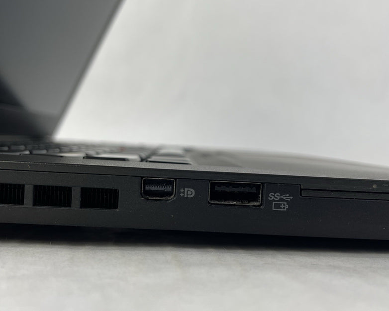 Lenovo ThinkPad T460 14" i5-6300U 2.40 GHz 8 GB RAM No HDD/OS - Bad Bottom
