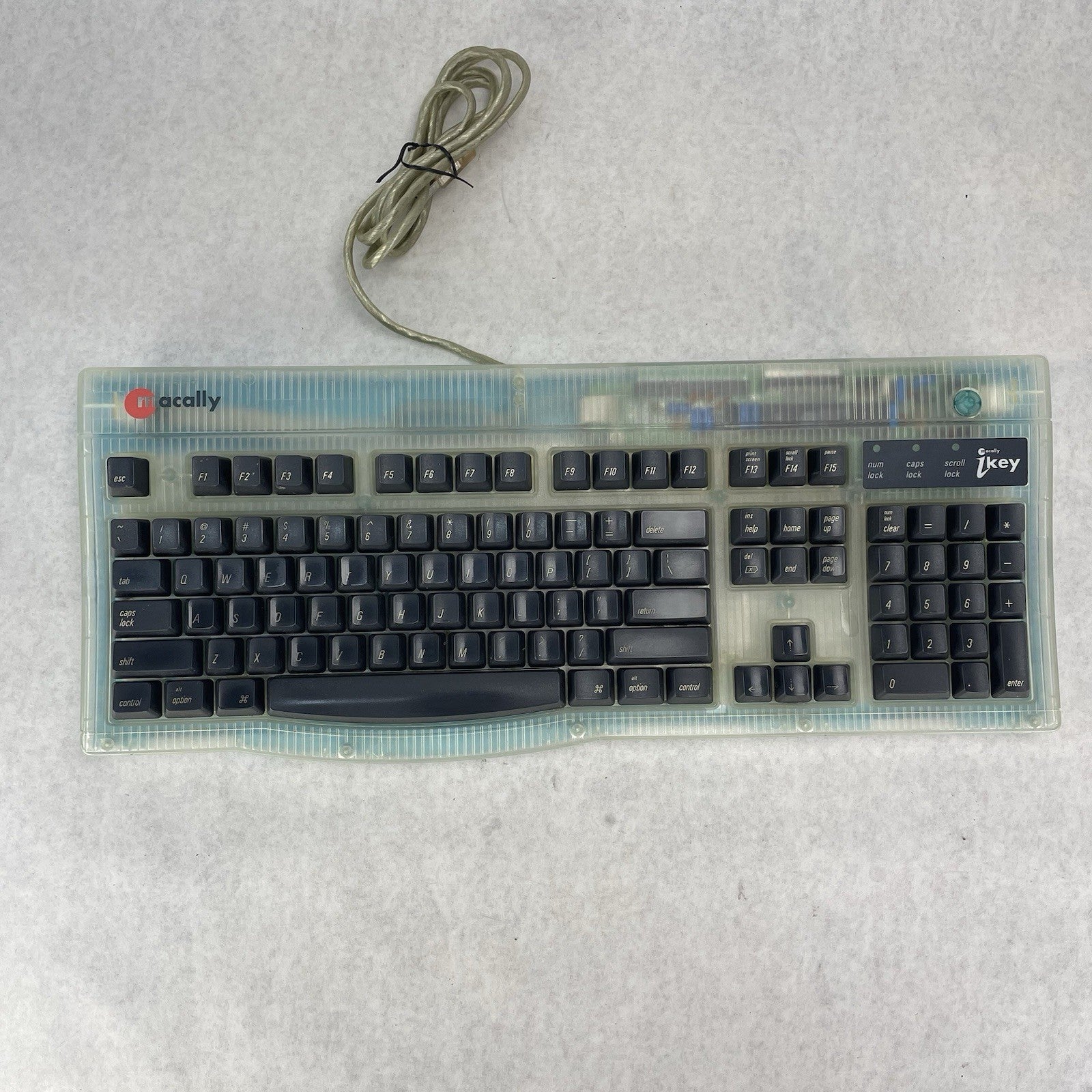 Macally iKey Wired USB Keyboard