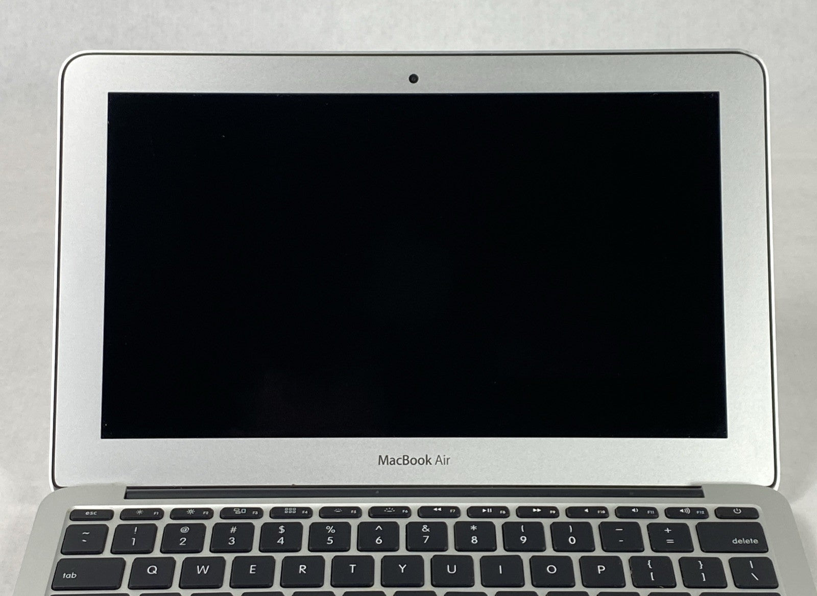 Apple MacBook Air A1465 2015 11" 1.6Ghz i5 4GB RAM 120GB SSD os12.7.6 304 Cycles