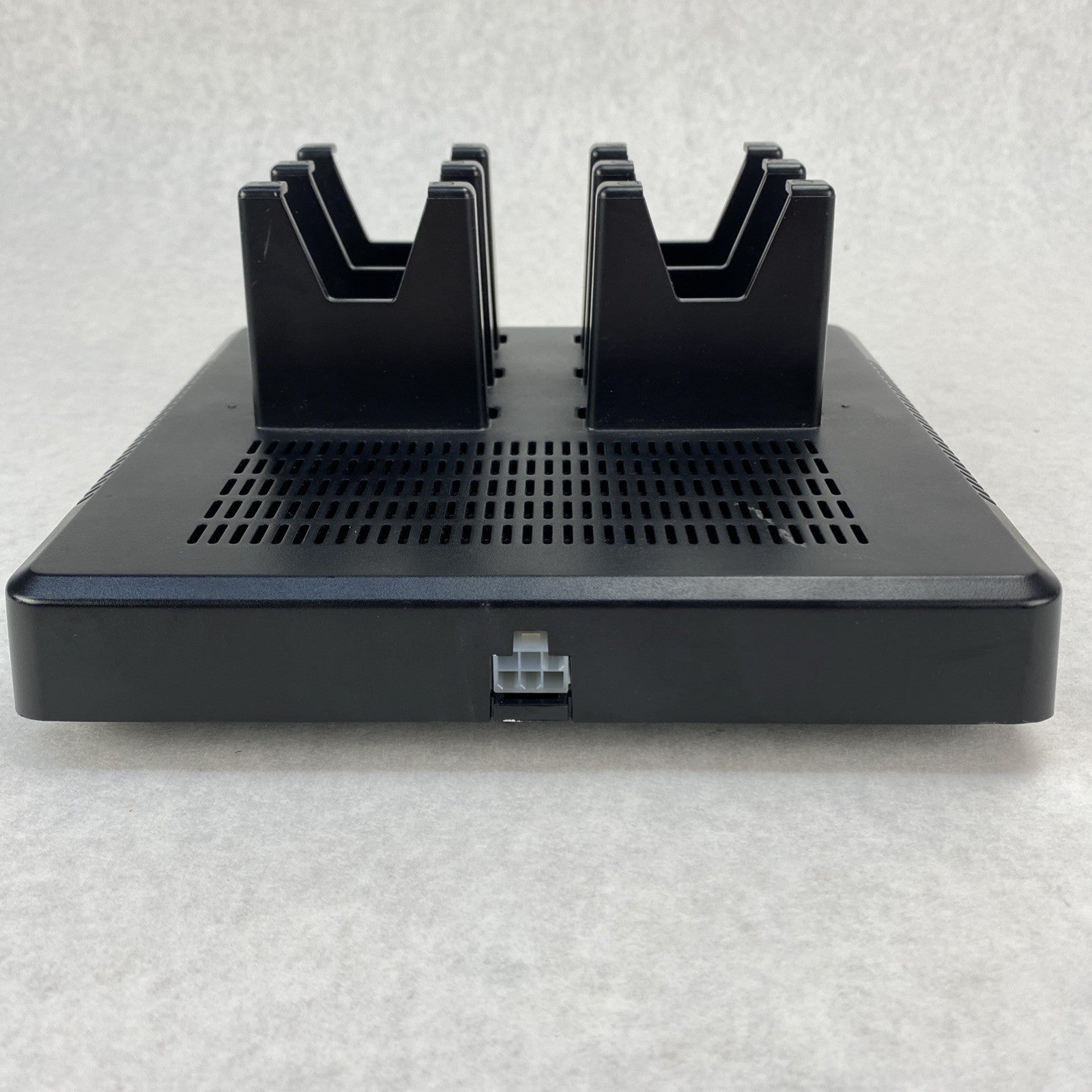 Cisco CP-840-BAT-MCHR  6-bay Battery Charger.4